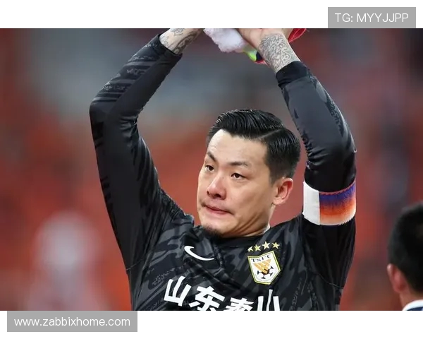 泰山门神王大雷登顶纪录之巅成为中国顶级联赛出场第一人荣耀加冕